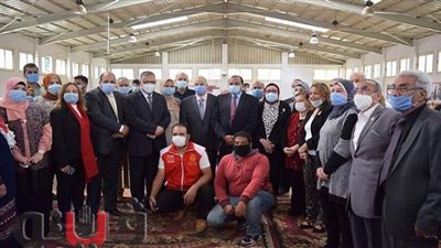 رئيس جامعة بني سويف يفتتح المعرض الخيري للملابس بالتعاون مع نادي روتاري