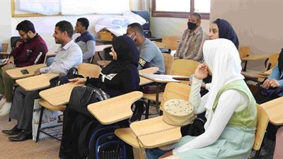 جامعة جنوب الوادي تنظم ندوة توعوية بأخطار الإدمان | صور