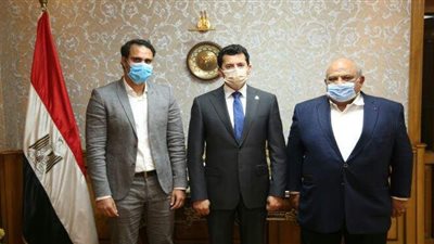 وزير الرياضة يدعم كريم درويش في انتخابات الاتحاد الدولي للإسكواش