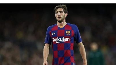 برشلونة يعلن غياب لاعب خط الوسط لمدة شهرين