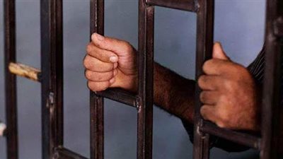 حبس سائق طعن راكبا بسبب الأجرة في الهرم