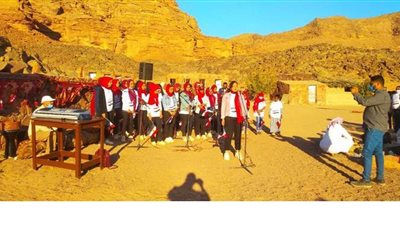 إيناس عبد الدايم تتابع فعاليات القوافل الثقافية بوديان سيناء | صور