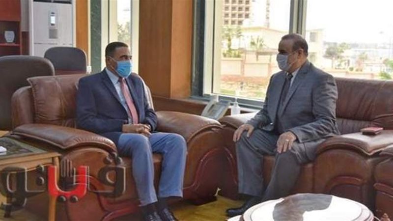 محافظ مطروح مع مدير