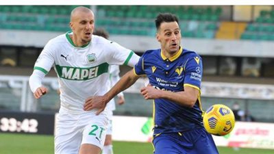 ساسولو يفوز على فيرونا 0/2 ويعتلي صدارة الدوري الإيطالي