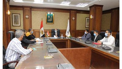 نائب محافظ سوهاج يترأس اللجنة الفنية لمتابعة المراكز التكنولوجية لخدمة المواطنين