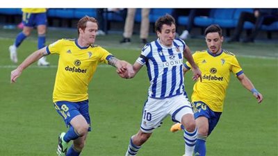 ريال سوسيداد يفوز على قادش 0/1 وينفرد بصدارة الليجا