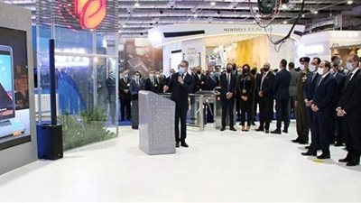 السيسي يتفقد معرض ومؤتمر النقل الذكي للشرق الأوسط وافريقيا | فيديو