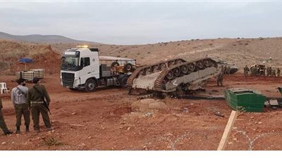 انقلاب دبابة إسرائيلية في منطقة الأغوار الشمالية |  صور