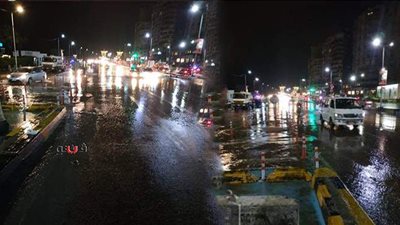 قبل ساعات من جولة إعادة النواب.. الأمطار تباغت شوارع الإسكندرية مجددًا | صور