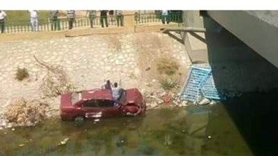 مصرع طفلة وإصابة 5 آخرين  في انقلاب سيارة ملاكي داخل ترعة بسوهاج