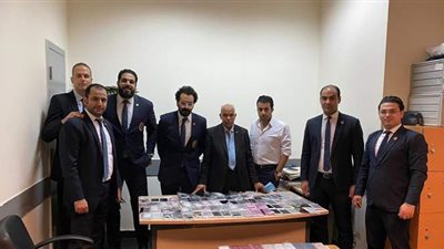 ضبط تشكيل عصابي تخصص في تهريب الهواتف المحمولة بمطار القاهرة