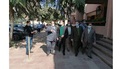 نائب رئيس جامعة بنها يتابع التزام الكليات بالإجراءت الاحترازية لفيروس كورونا
