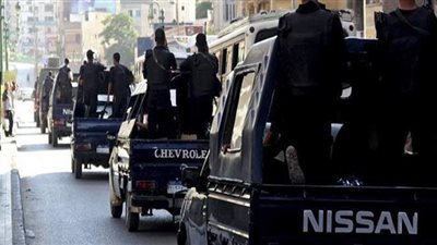 ضبط 3 عاطلين أثناء شروعهم في سرقة توك توك بالاكراه بالأميرية