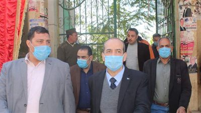 محافظ أسيوط يكلف القيادات التنفيذية بمتابعة لجان انتخابات النواب