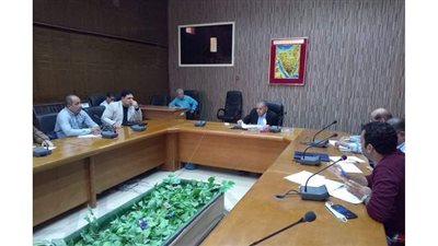 سكرتير شمال سيناء يستعرض مشروعات مياه الشرب والصرف الصحي بالخطة الجديدة
