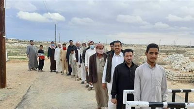 اصطفاف المواطنين على لجان الانتخابات  بالضبعة في مطروح | صور