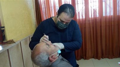 توقيع الكشف الطبي على 163 مسنا خلال قوافل جامعة القناة لدار المسنين