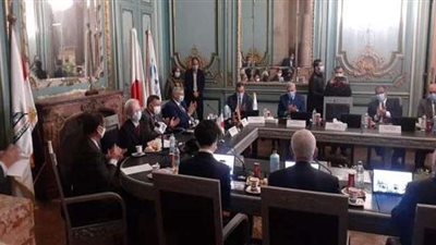 مستشار الرئيس للصحة يكشف سبب زيادة إصابات كورونا وطرق الوقاية.. يستعرض مستجدات اللقاحات وتوفير الأدوية والمستلزمات الطبية