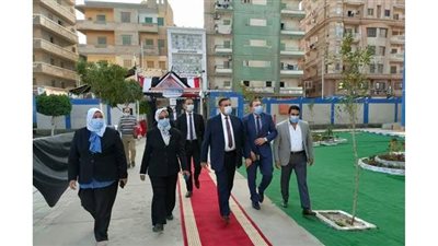 محافظ البحيرة يتفقد عدد من اللجان الإنتخابية بدمنهور