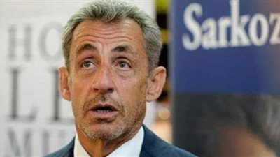 تأجيل محاكمة الرئيس الفرنسي الأسبق نيكولا ساركوزي حتى الخميس بسبب كورونا