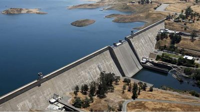 حمدوك وماكرون يؤكدان ضرورة التوصل لاتفاق عادل حول سد النهضة