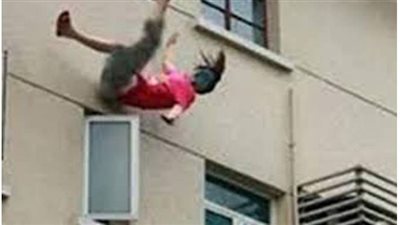 ضبطها عارية فى أحضان عشيقها.. عامل يلقى بزوجته من الطابق السابع بالمرج