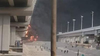 الأمن يكشف تفاصيل اشتعال سيارة نقل محملة بـ59 ألف لتر بنزين في أسيوط | صور