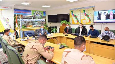 محافظ أسيوط يعقد غرفة عمليات لرصد مخالفات العملية الانتخابية