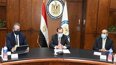 3 وزارء يبحثون دعم القطاع السياحي وتحفيز نشاط الطيران