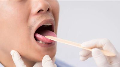 طعم معدني في الفم.. عارض تحذيري جديد للإصابة بفيروس كورونا