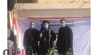 مطران طيبة للكاثوليك يدلي بصوته في جولة الإعادة بانتخابات النواب بالأقصر | صور