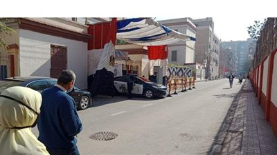تكثيفات أمنية بلجان أسيوط الانتخابية لمنع مناوشات أنصار المرشحين | صور