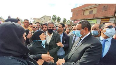 محافظ البحيرة ومدير الأمن يتقدمان جنازة شهيد سيناء بمسقط رأسه بايتاي البارود