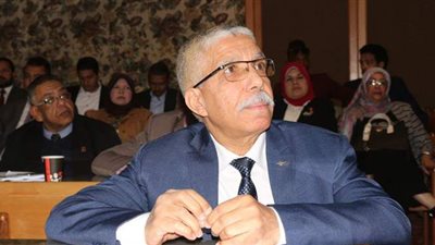 محمد الغباشى: حماة الوطن يوزع كمامات امام المصالح الحكومية مجانا