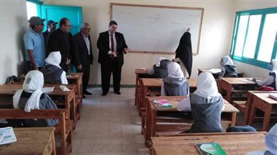 وكيل تعليم شمال سيناء يتفقد مدرسة الشيخ زويد بعد إعادة افتتاحها
