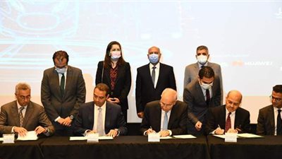 سامكريت للاستثمار: إنتاج 300 عربة قطارات سنوياً