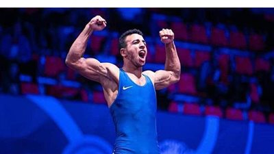 كيشو بطل المصارعة يتسلم وسام الرياضة من الطبقة الأولى