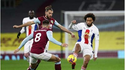 بيرنلي يحقق فوزه الأول في الدوري الإنجليزي على حساب كريستال بالاس 0/1