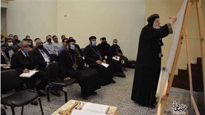 البابا تواضروس يحاضر طلبة إكليريكية كنج مريوط