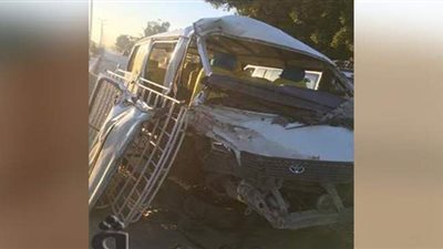 أول صور لحادث انقلاب سيارة بقرية الصعايدة في قنا