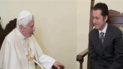 وفاة خادم البابا مفجر فضيحة الفاتيكان عام 2012