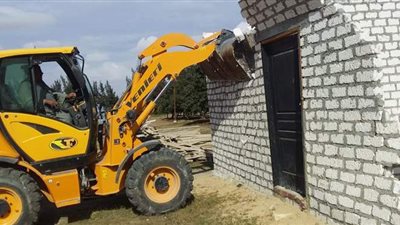 هدم ٤ منازل بالقنطرة شرق في حملة لإزالة التعديات بالإسماعيلية | صور