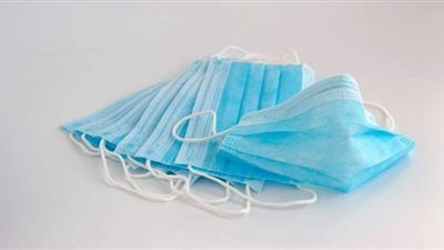 مصادرة 69 ألف كمامة و230 لتر كحول مجهولة المصدر بالإسكندرية والجيزة