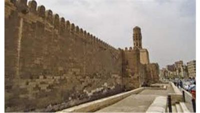 الآثار تكشف تفاصيل سرقة الكشافات الكهربائية المستخدمة في إضاءة سور القاهرة الفاطمية