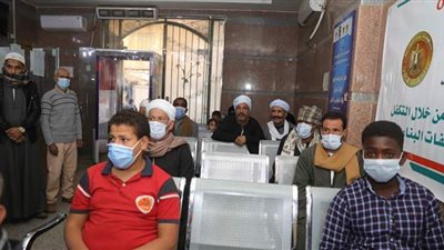 نائب محافظ سوهاج يتابع سير العمل بمبادرة 