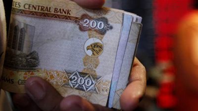 دبي تخطط للاستغناء عن العملات النقدية