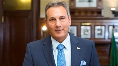 رئيس مجلس إدارة بنك مصر يحصل على جائزة 