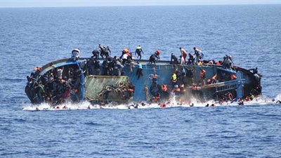 مصرع 4 أشخاص غرقا بحادث انقلاب زورق في المغرب