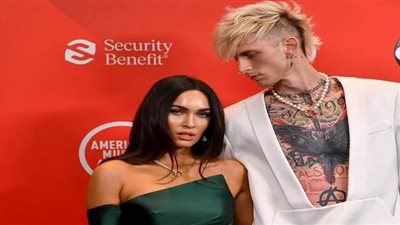 ميجان فوكس تظهر بوشم لأول مرة  بسبب Machine Gun Kelly | صور