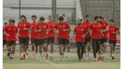 محاضرات الفيديو عرض مستمر في معسكر الأهلي لنهائي القرن